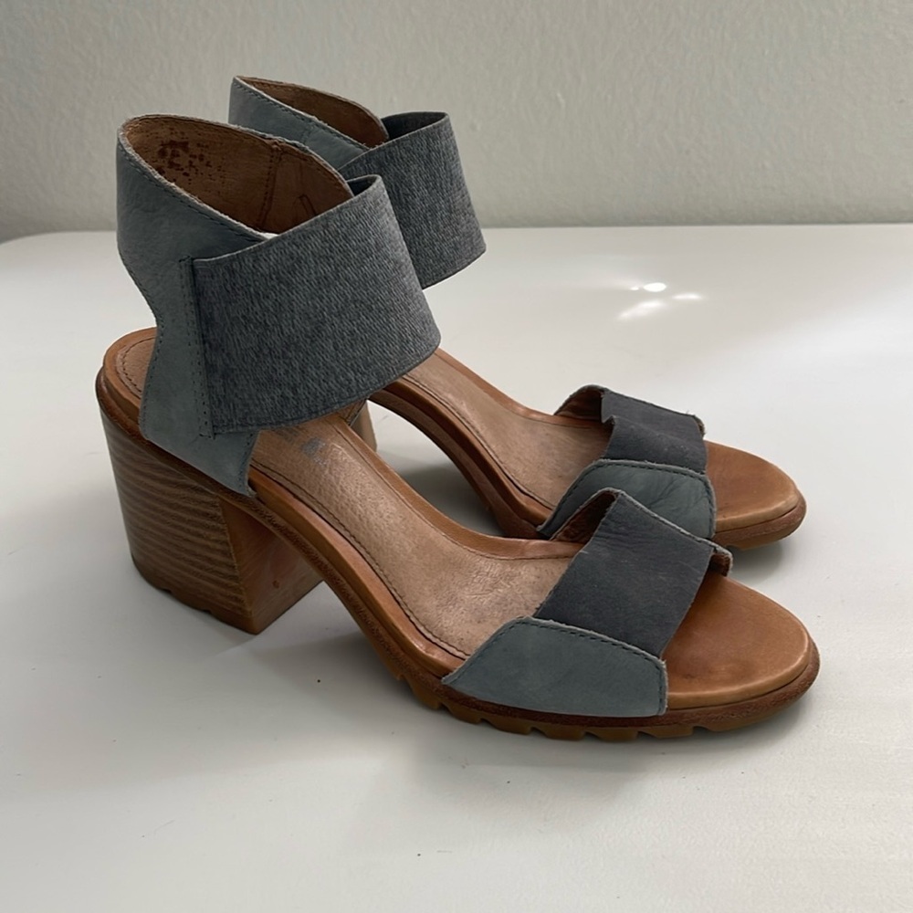 Sorel Nadia Chunky Elastic Heeled Leather Sandals Blue Leather Summer Shoes 8 - Picture 1 of 6